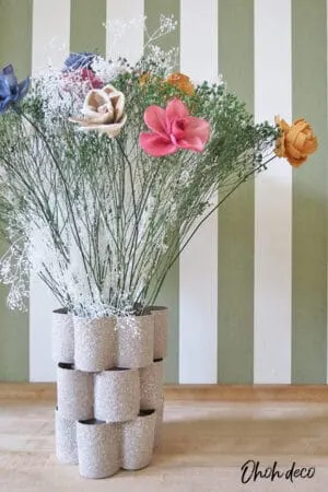 make flower vase with cardboard