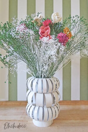 make flower vase with plastic bottle