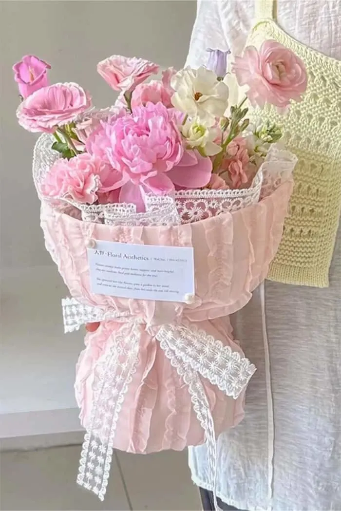 Wrap flowers with lace