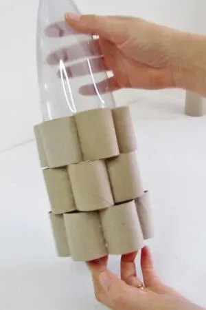 DIY flower vase with plastic bottle