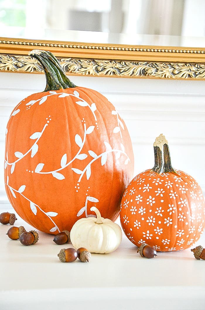 Cute halloween painted pumpkins idea