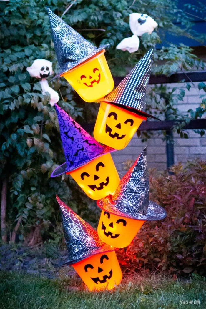 DIY Halloween decoration pumpkin buckets