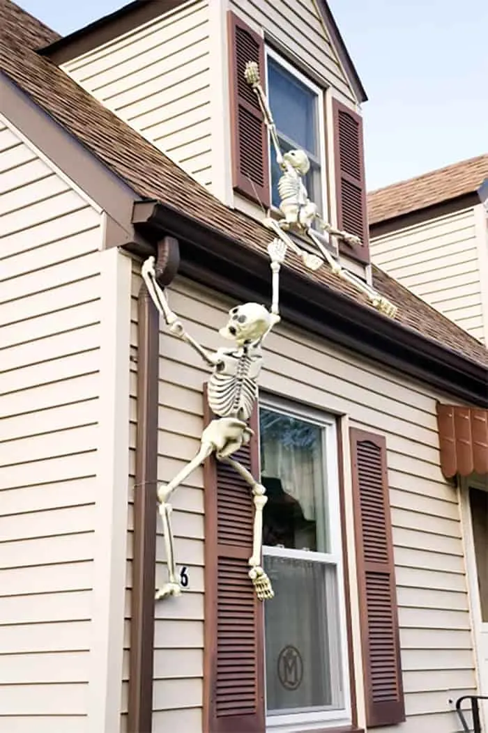DIY Halloween hanging skeleton