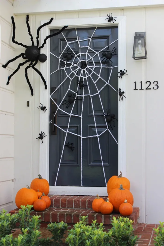 DIY halloween door spiderweb