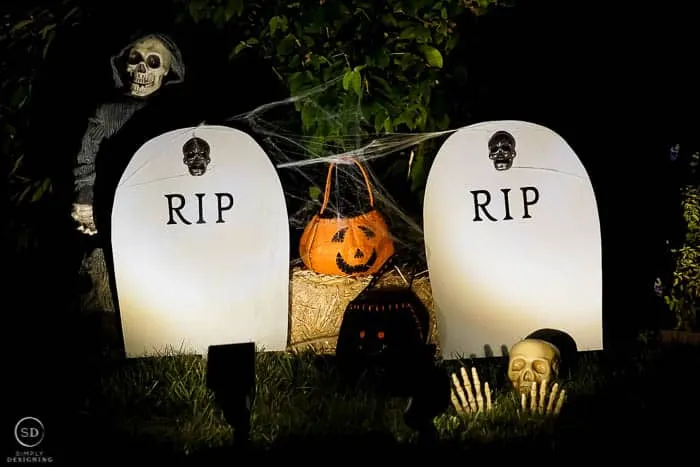 DIY outdoor Halloween graveyard