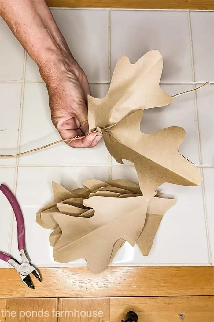 How to make a paper leaf garland