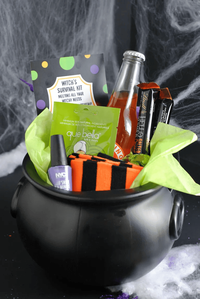 DIY witch´s self-care boo basket