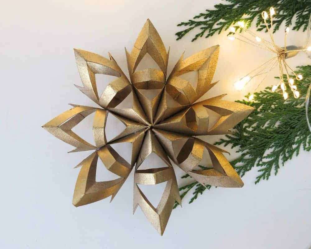 toilet paper roll snowflakes