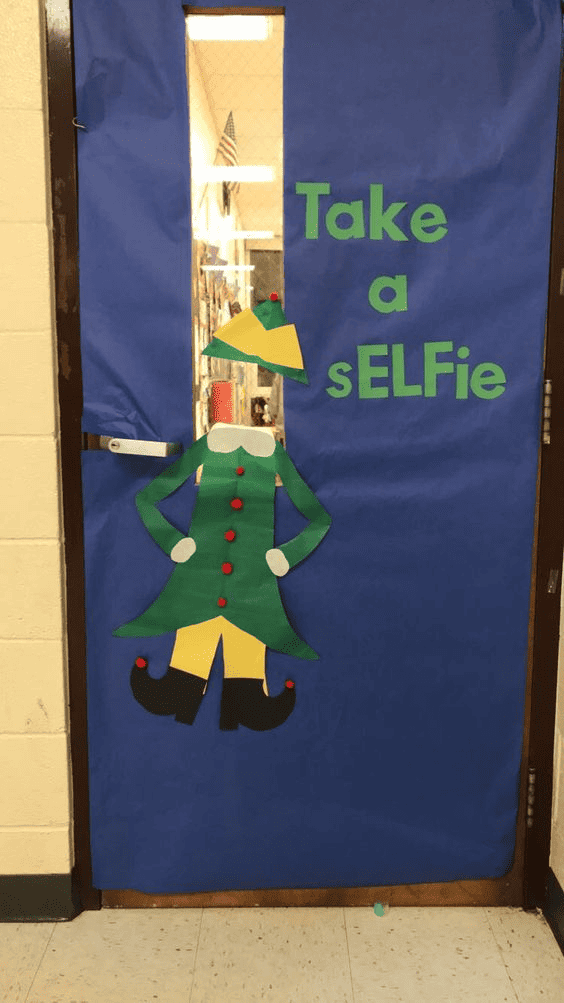 take a selfie christmas door