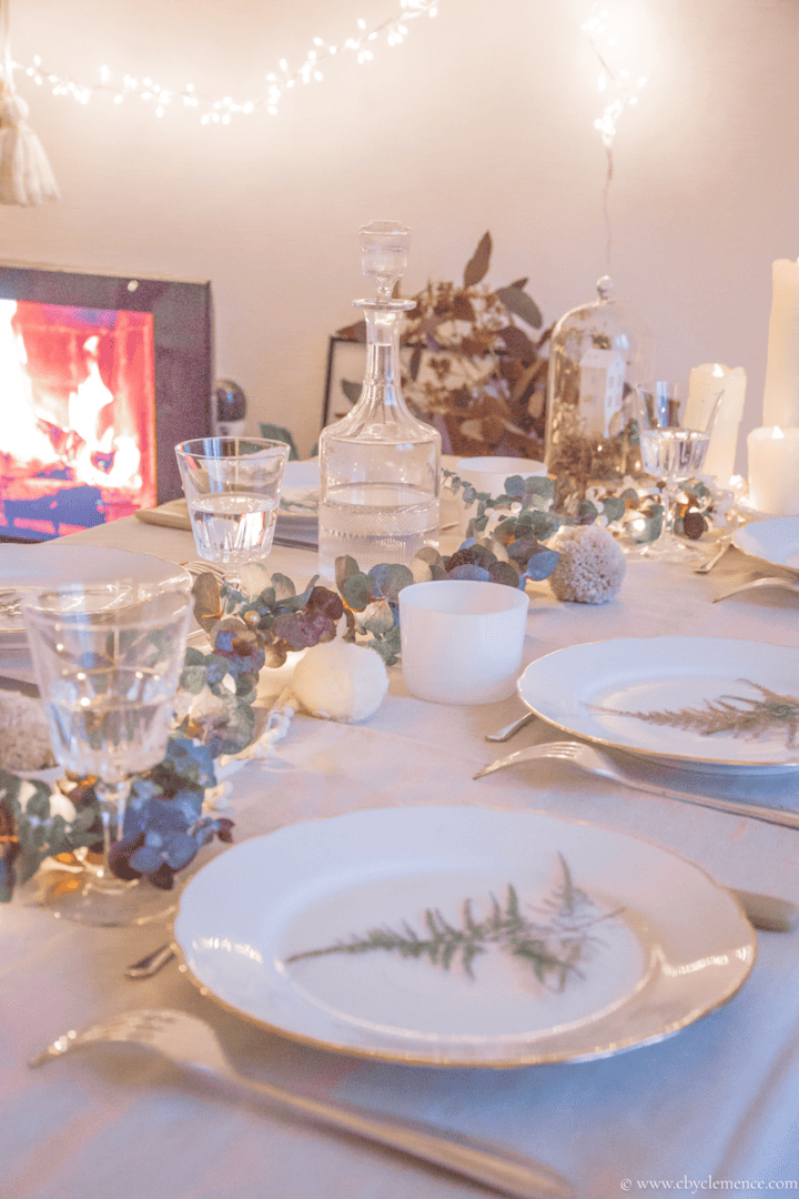 30 Unique Christmas Table Runner Ideas to Wow Your Guests