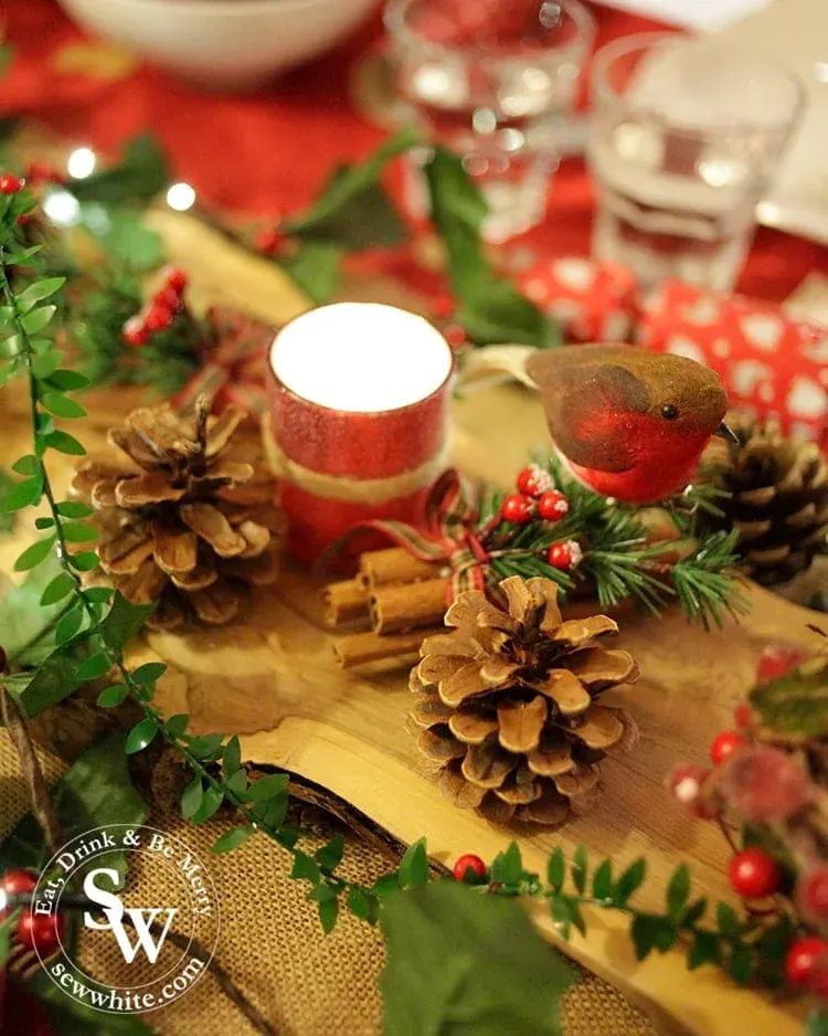 red green christmas table idea