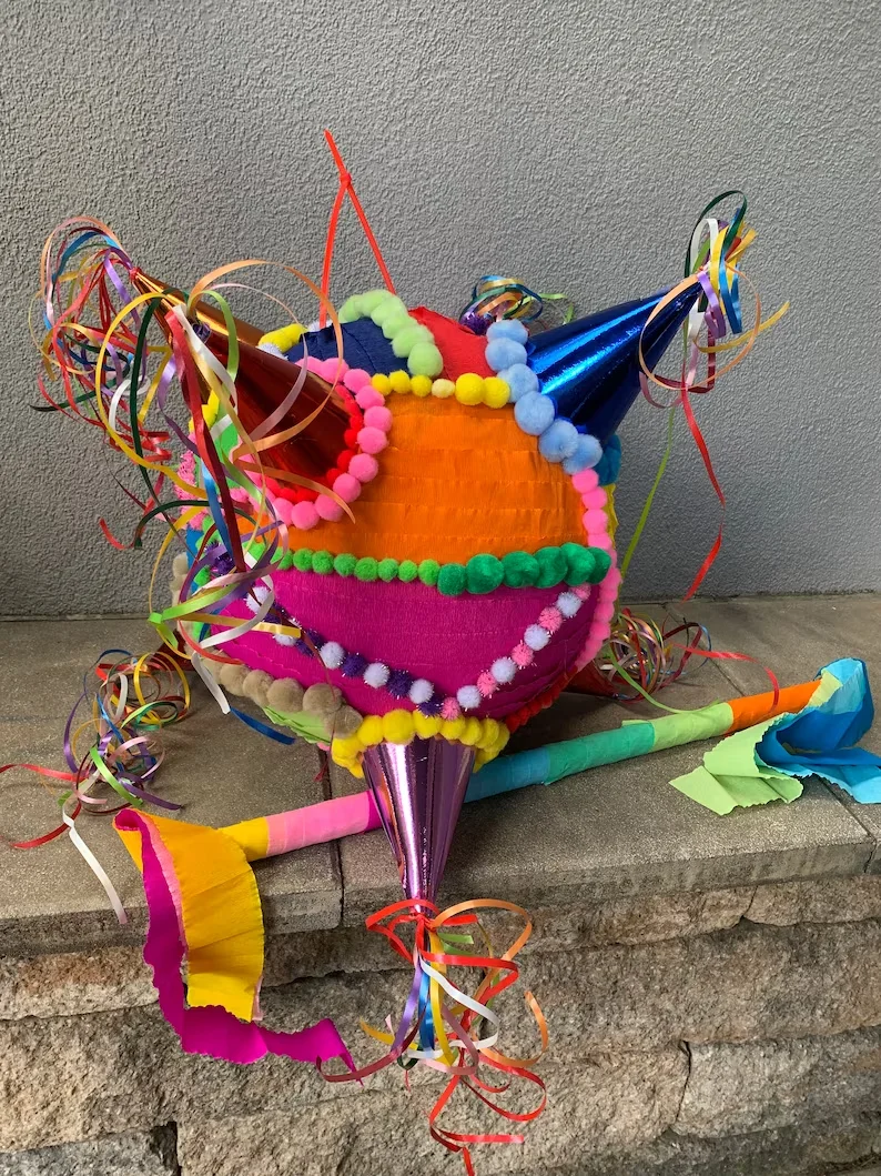 traditional mexican piñata