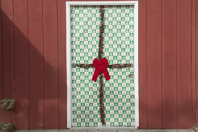 how to wrap a door