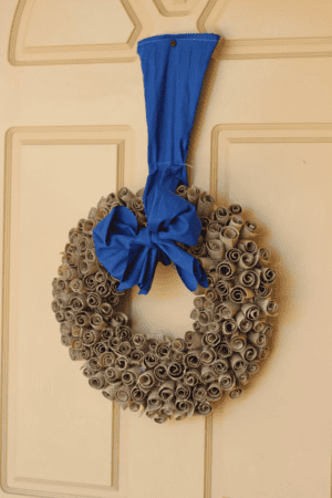 easy diy cardboard wreath