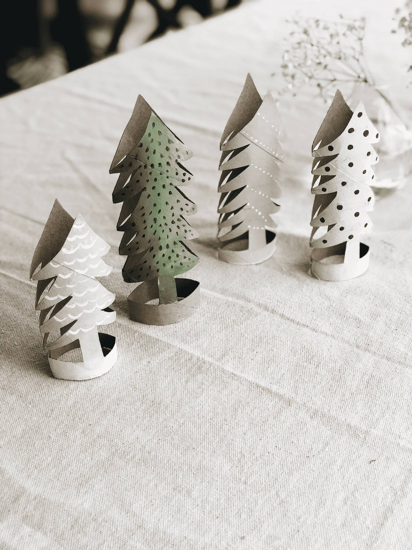 toilet paper roll christmas crafts:: DIY tree