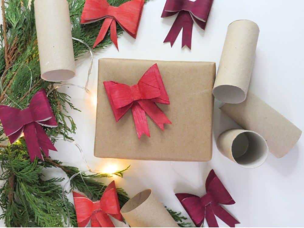 DIY Christmas bow with toilet paper roll