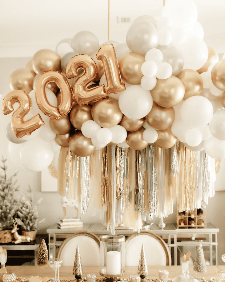 diy new years decorations ceiling balloons