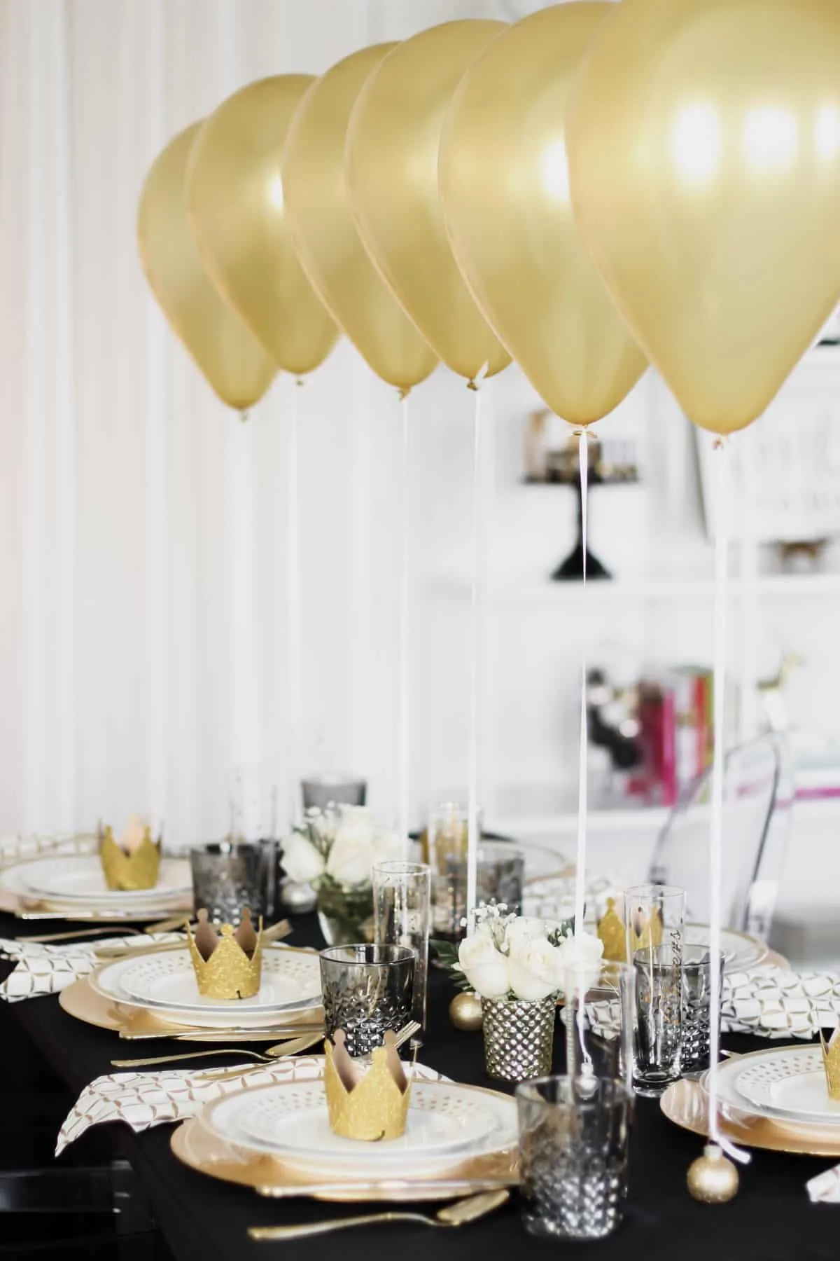 Tablescape with Balloons Centerpiece