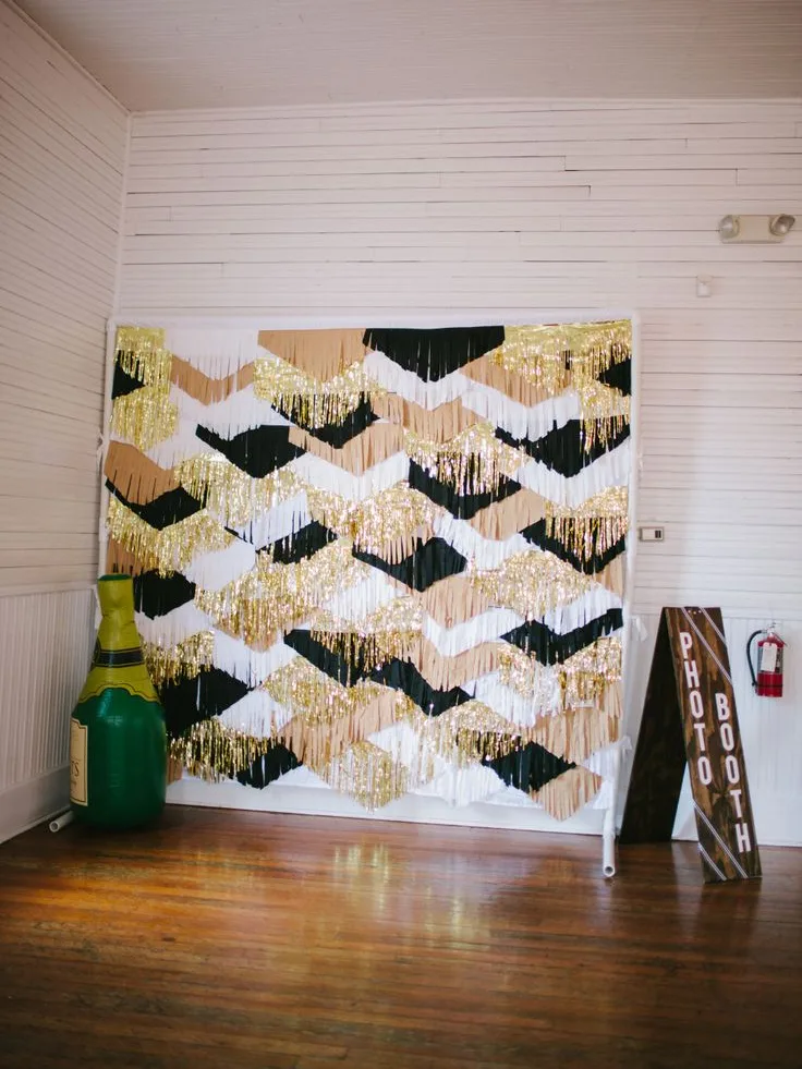 DIY Sparkling fringes photo backdrop