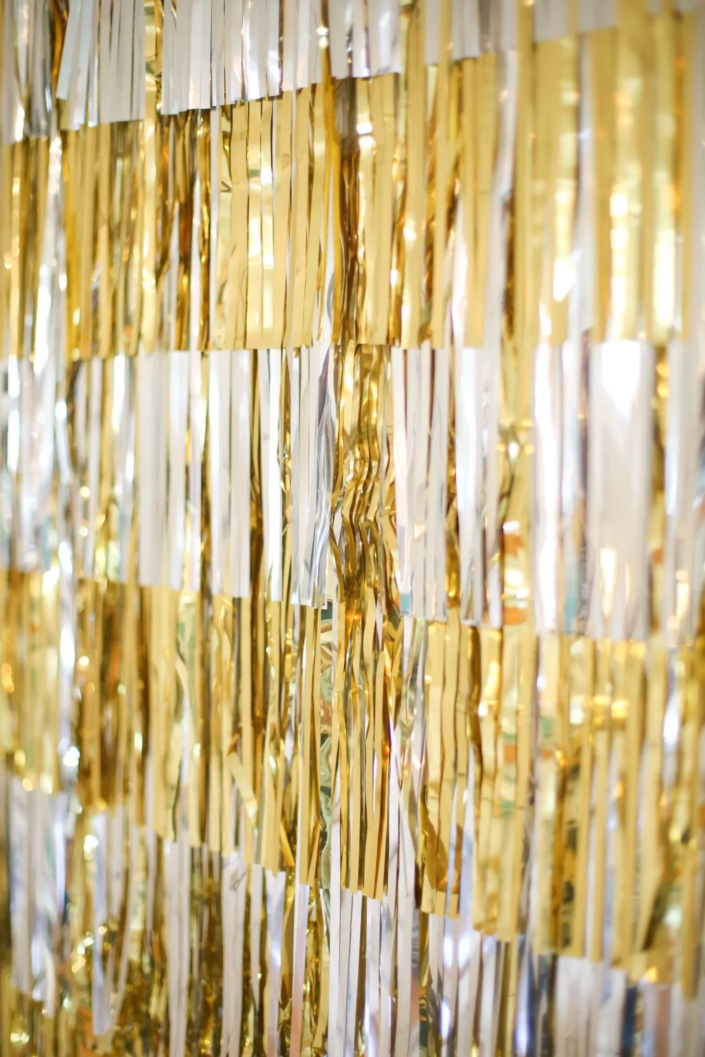 diy new years decorations sparkling backdrop