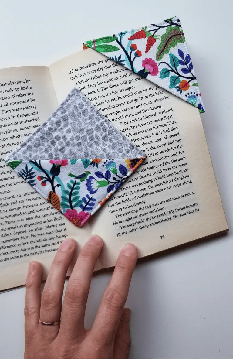 diy fabric bookmark
