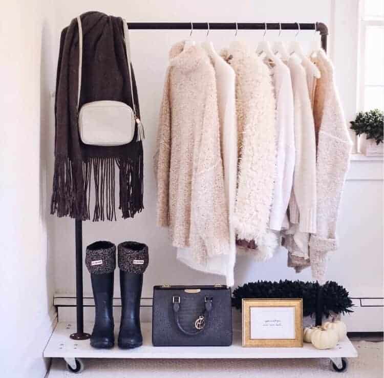 Blogger Sarah Lindner of The house of Sequins on how to build a clothing rack. DIY garment rack