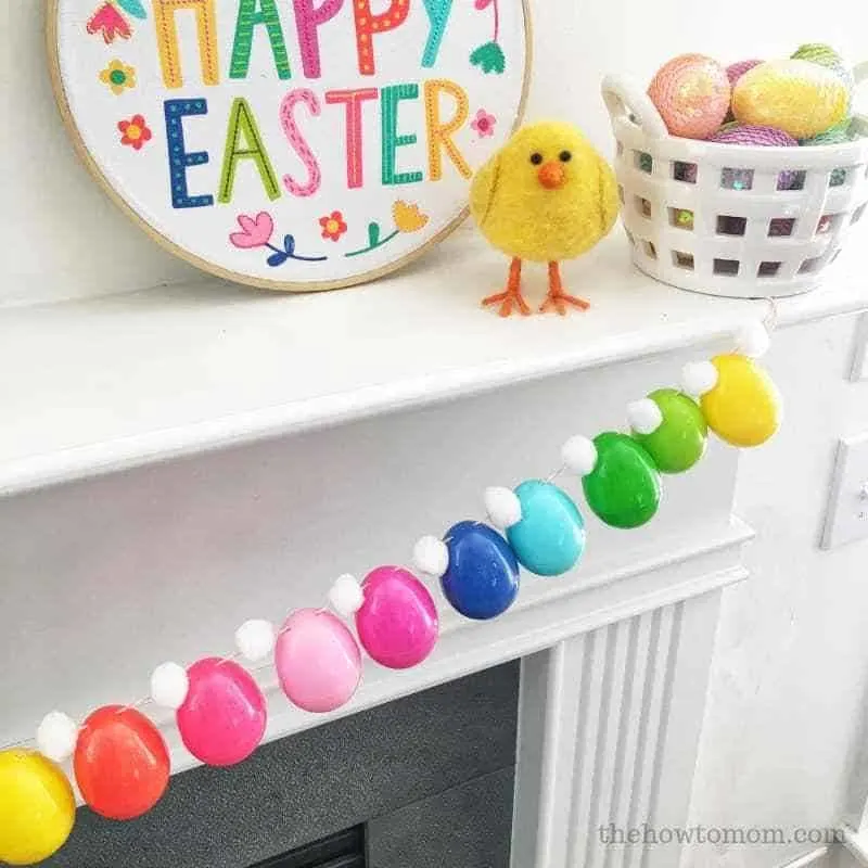 These Fabulous Plastic Egg Crafts are simply perfect for the whole family.  There is something for everyone from Farmhouse Twine Eggs to Aliens for the Kids and more!