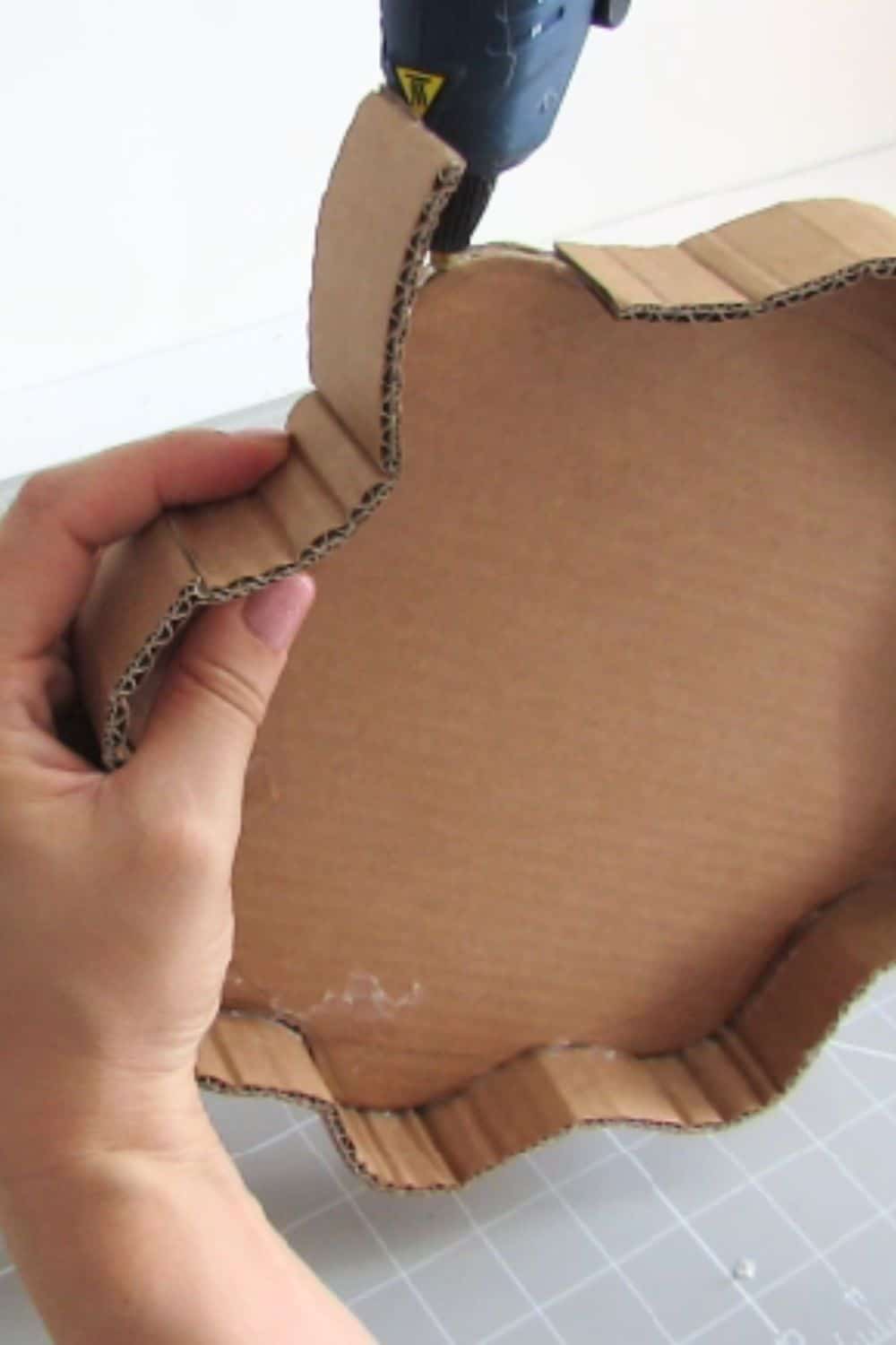 assemble the cardboard tray