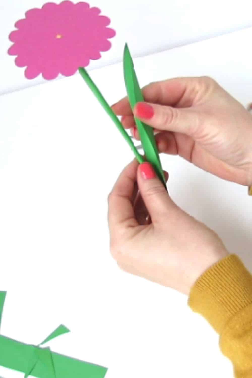 make a leaf for the paper flower