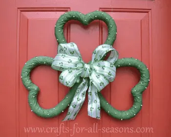 diy shamrock wreath