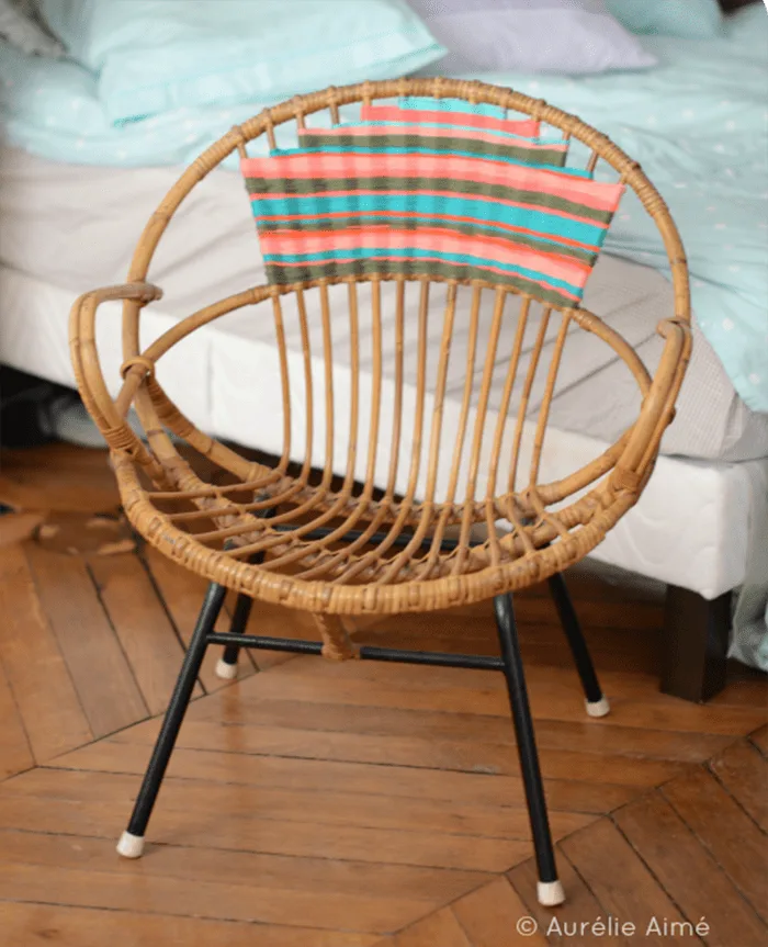chair makeover with yarn