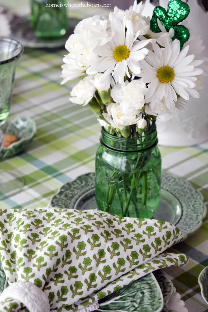 simple white st patrick's center piece