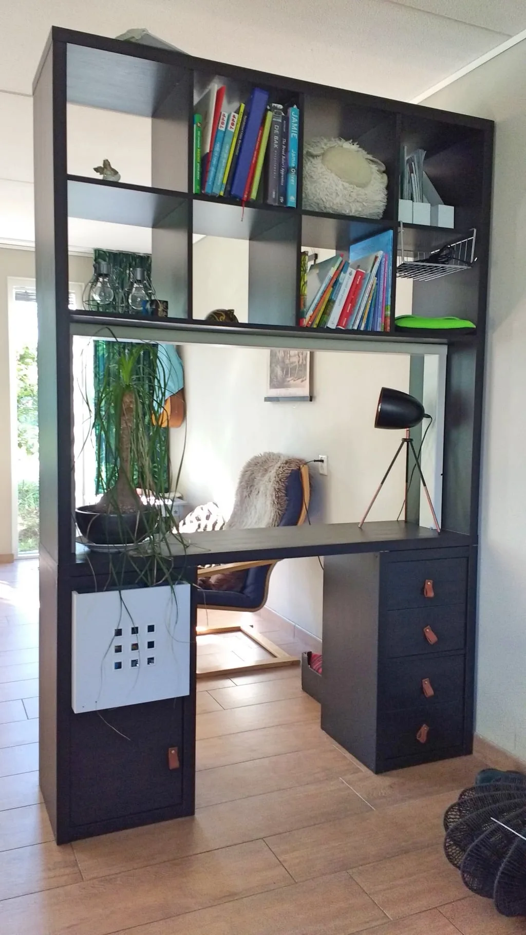 desk room divider