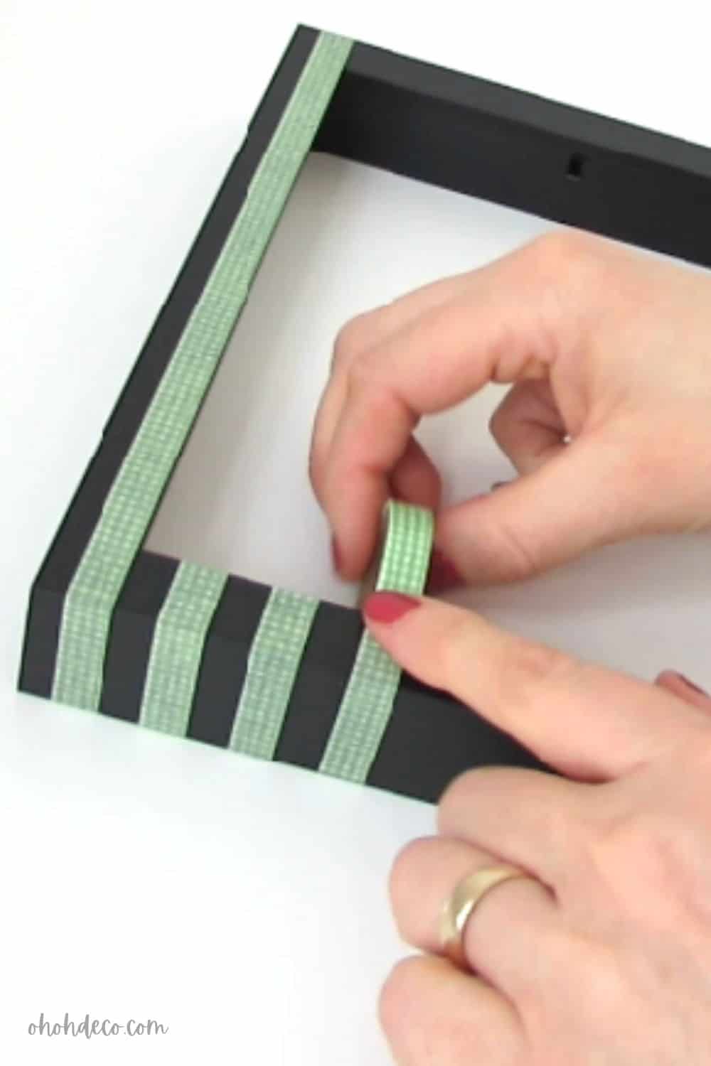 apply tape to decorate photo frame