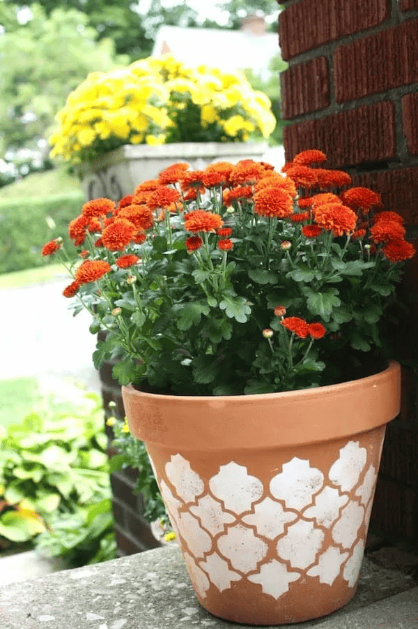 stenciled clay pot diy