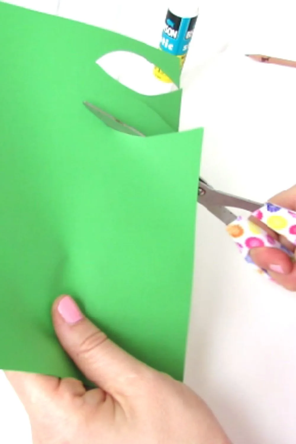 make paper leaves for the diy garland