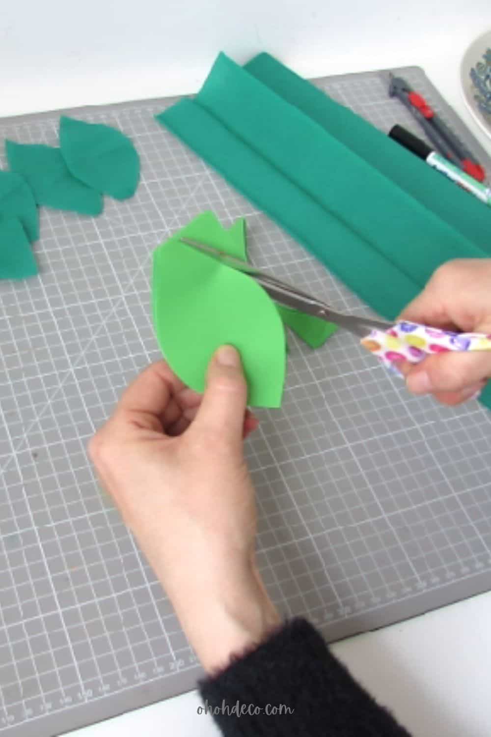 make paper leaves for diy wreath