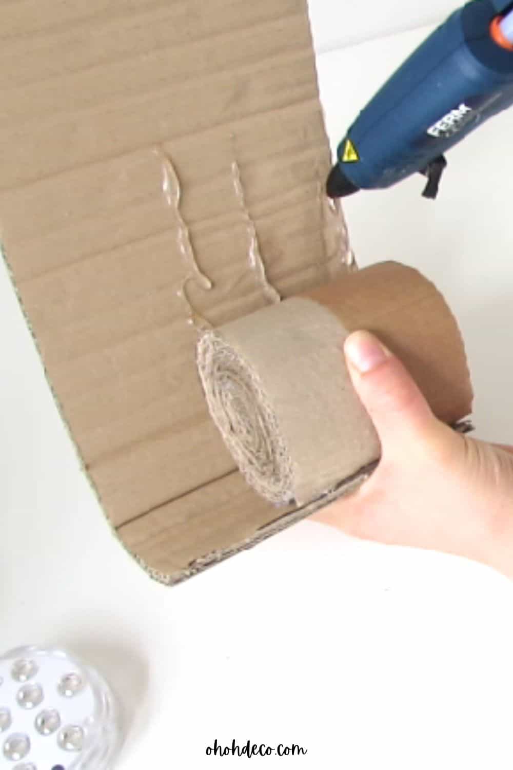 make a cardboard base for the diy lamp