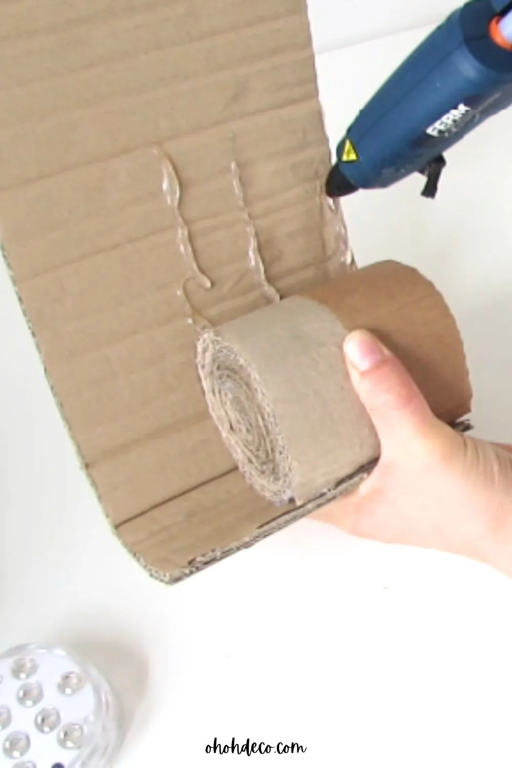 make a cardboard base for the diy lamp