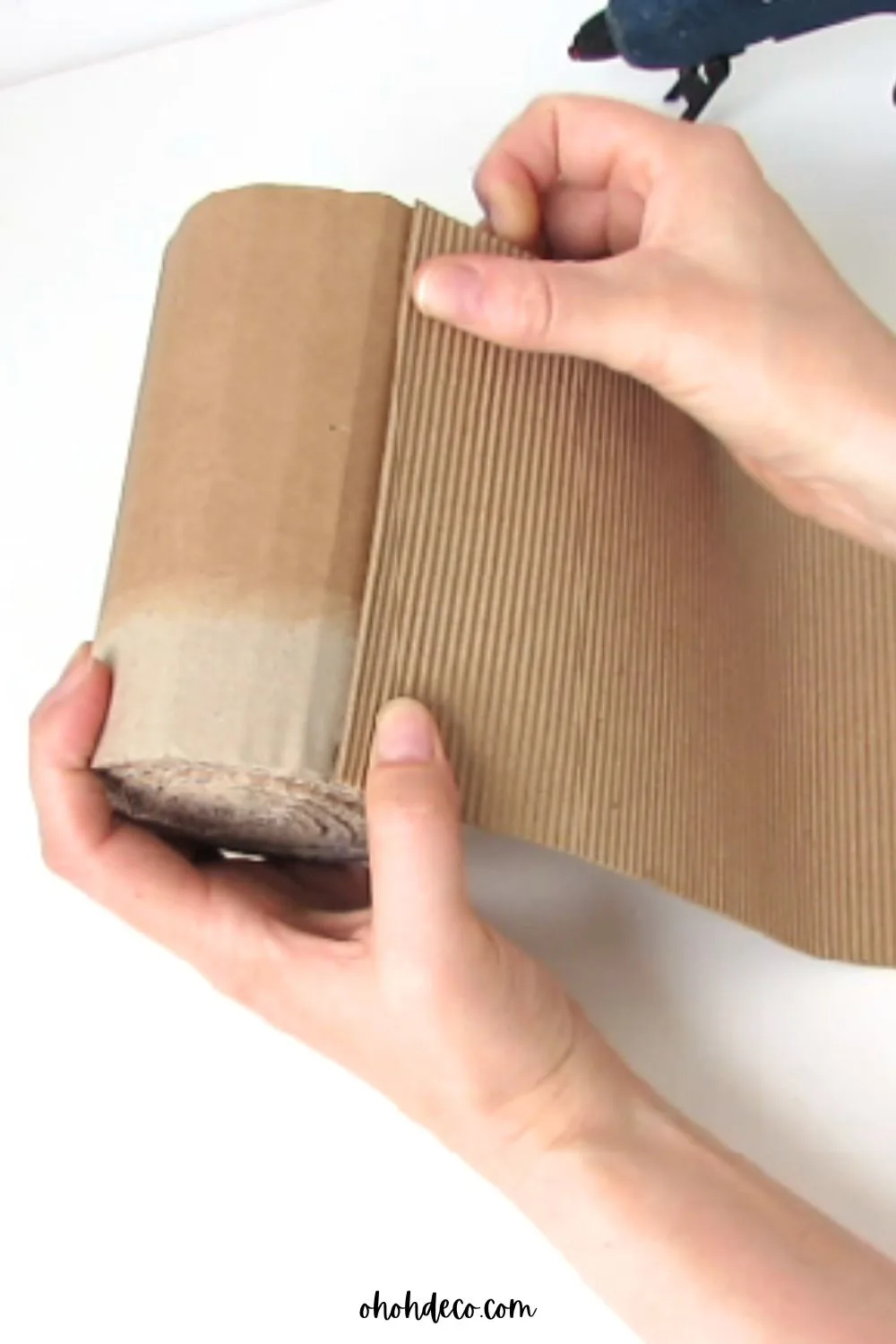 decorate the base of the lamp