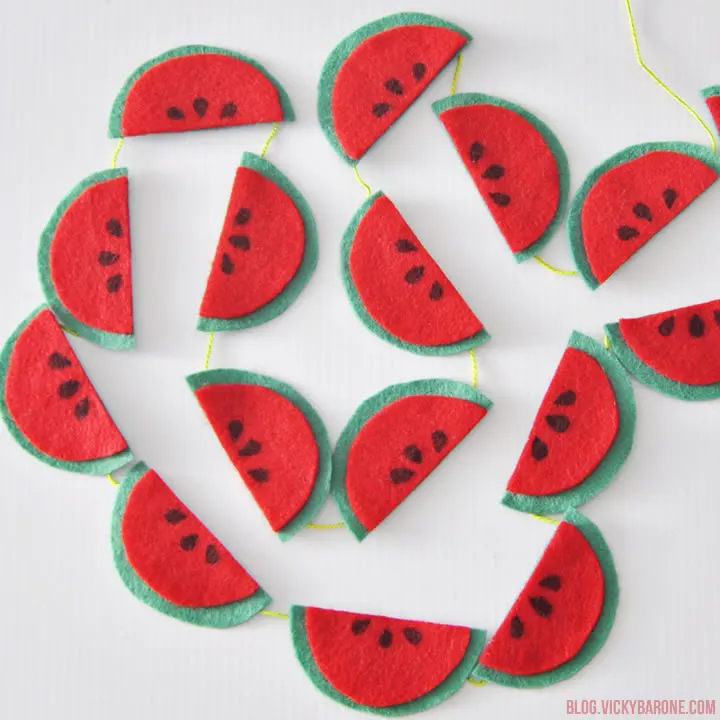 diy felt garland 