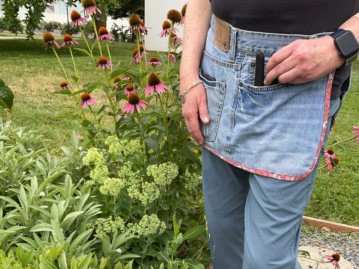 make a garden apron
