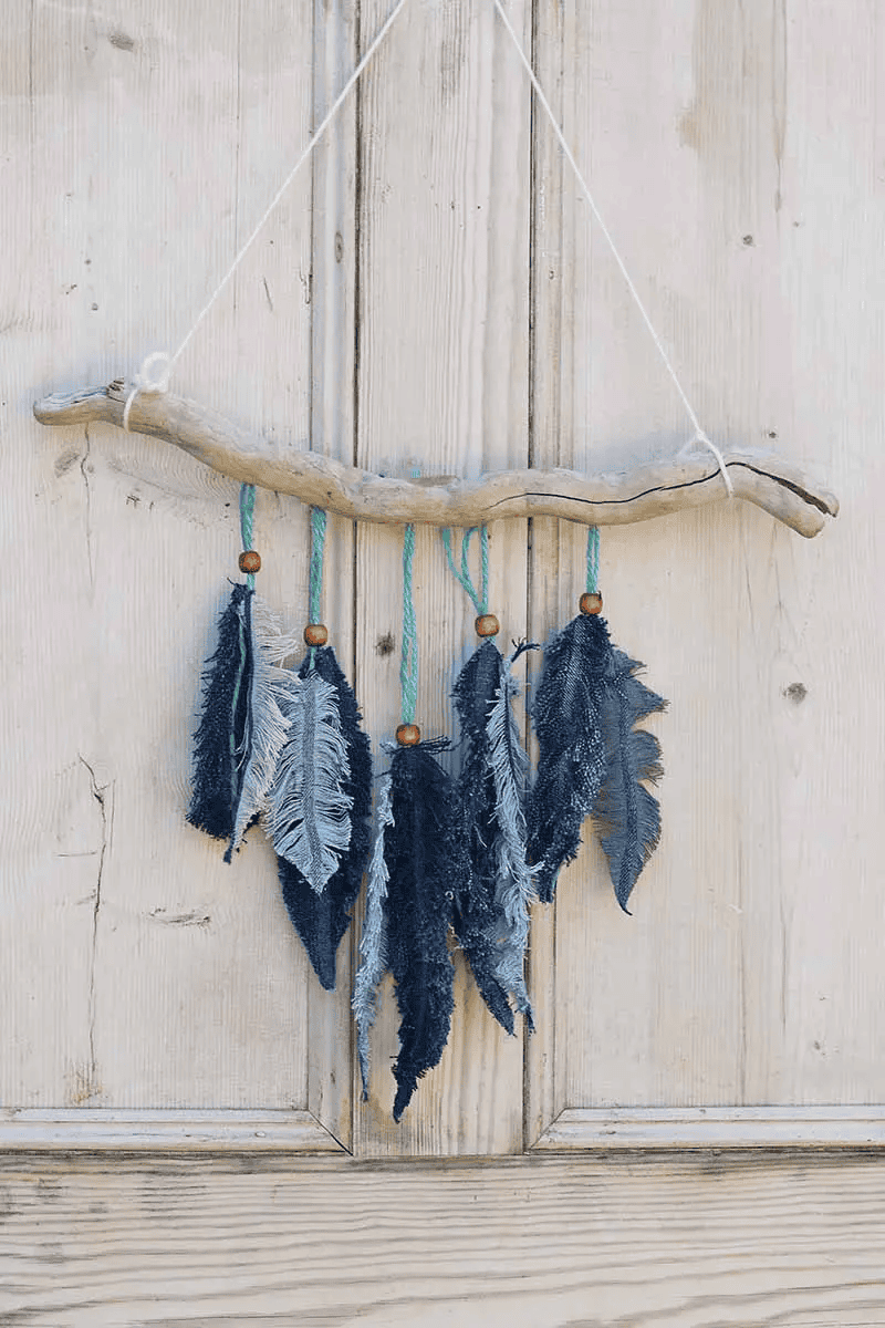 diy feather wall hanging