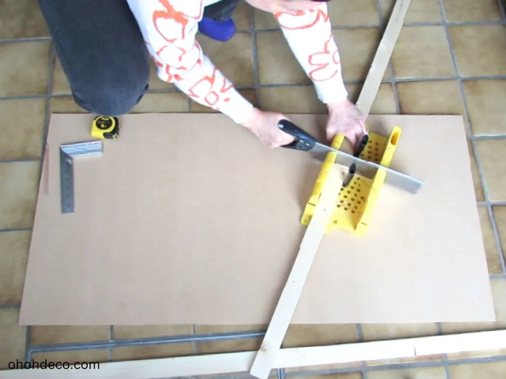cut the wood dowel