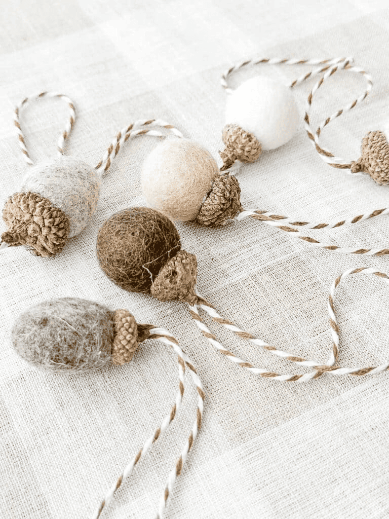 felt acorn diy 