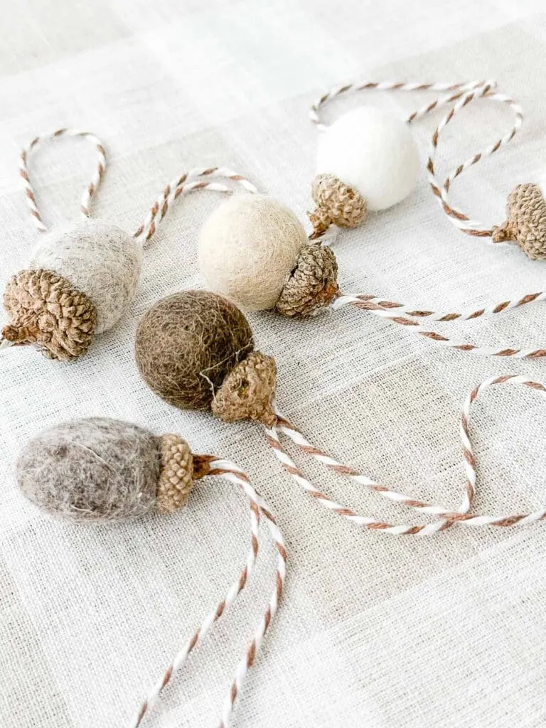 felt acorn diy