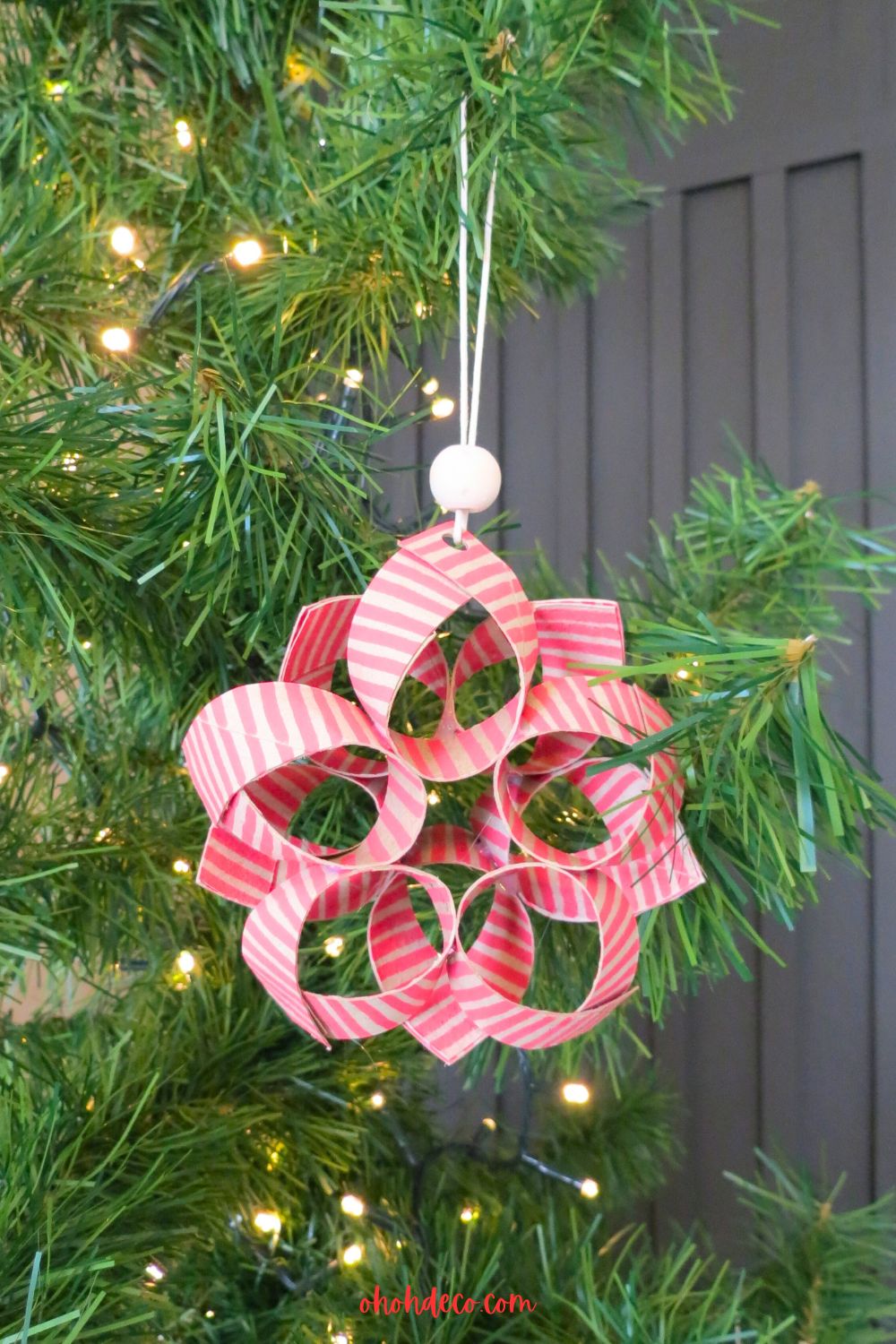 Joyas de Navidad con rollos de papel higiénico