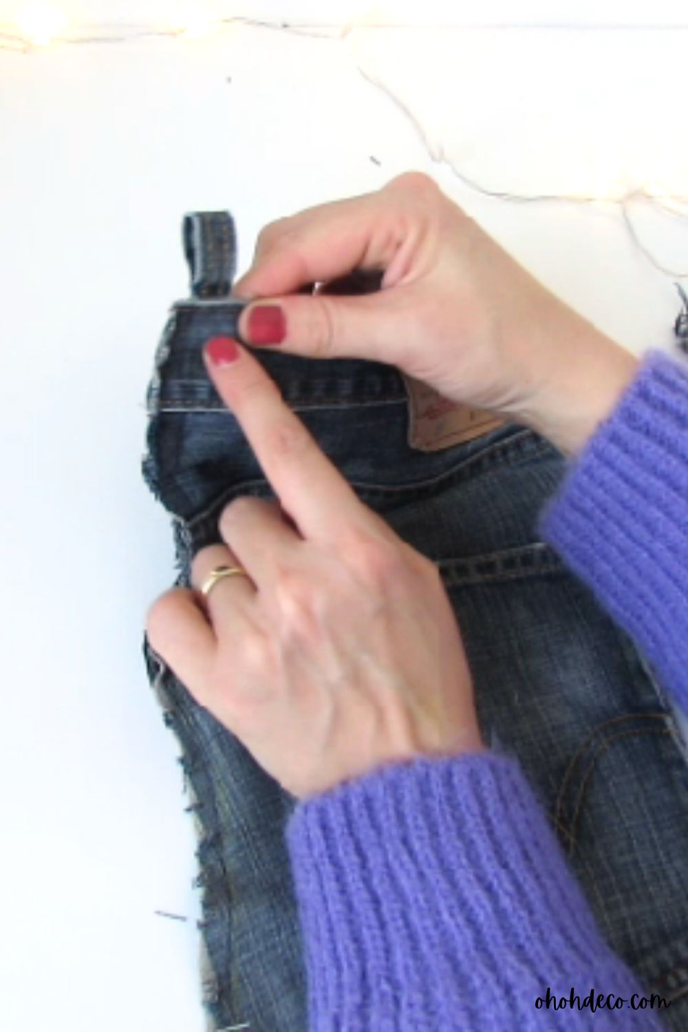 sew a loop belt to hang the stocking