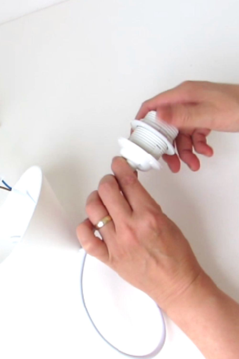 unscrew the lamp socket