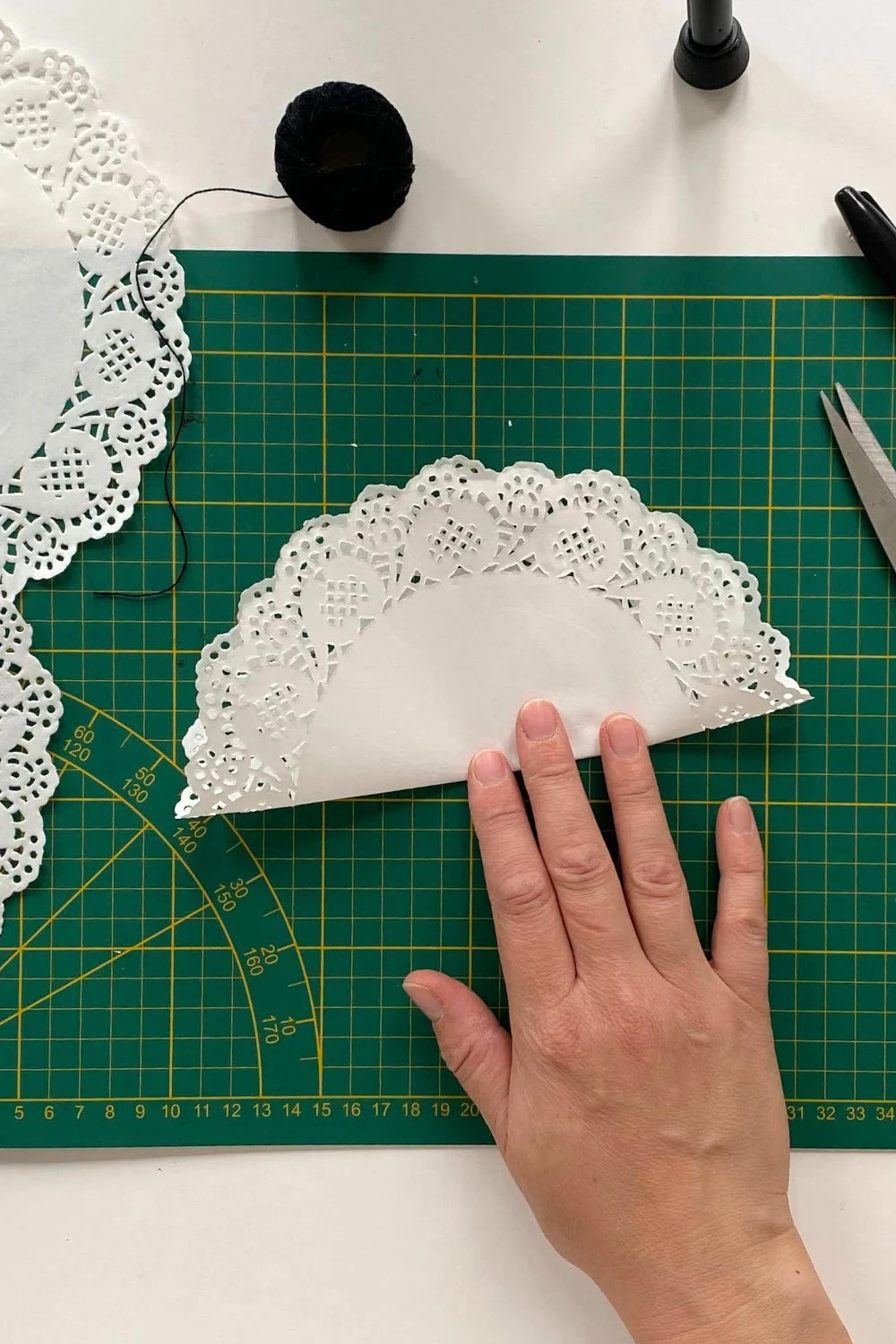 make ghost with paper doily
